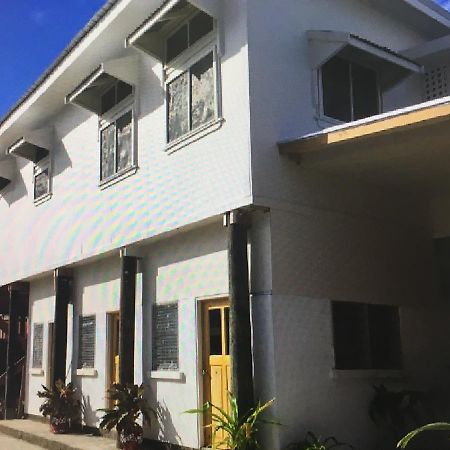 The Village Backpackers Нукуалофа Экстерьер фото